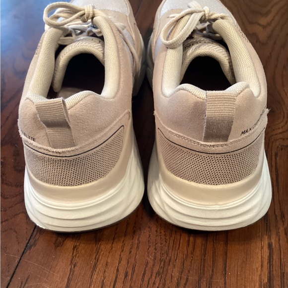 Skechers Shoes - Picture 2 of 9